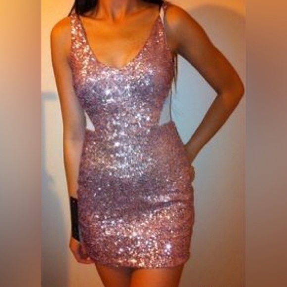 BEBE NWT XS EXTRA SMALL STRETCH SEQUIN DRESS PINK RARE BARBIE SPARKLY 💕👠 👗 - Picture 1 of 3